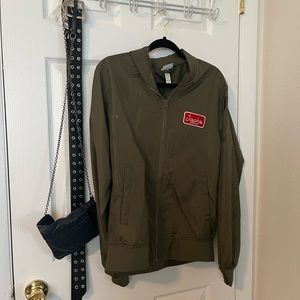 Bomber jacket - green, mens fit. Cute for oversized on female!